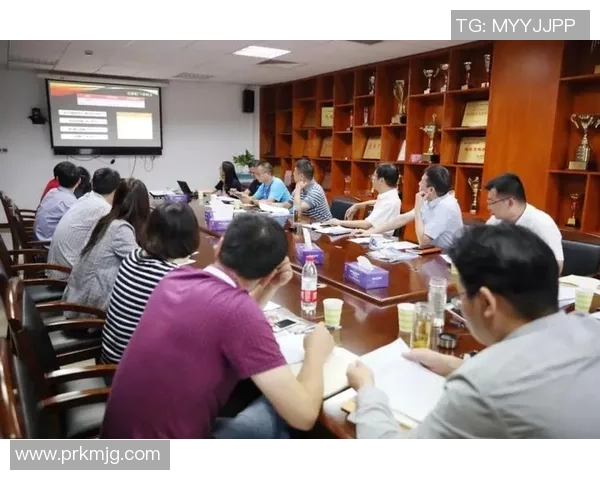 广州足球队与上海足球队赛后复盘分析团队协作的成功与不足之处